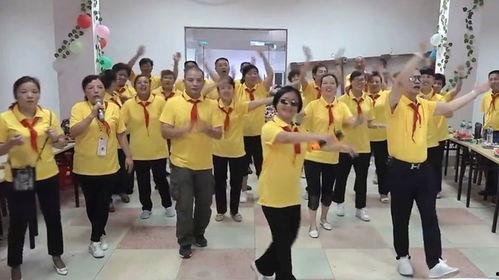 同学聚会唱歌视频,重温青春岁月